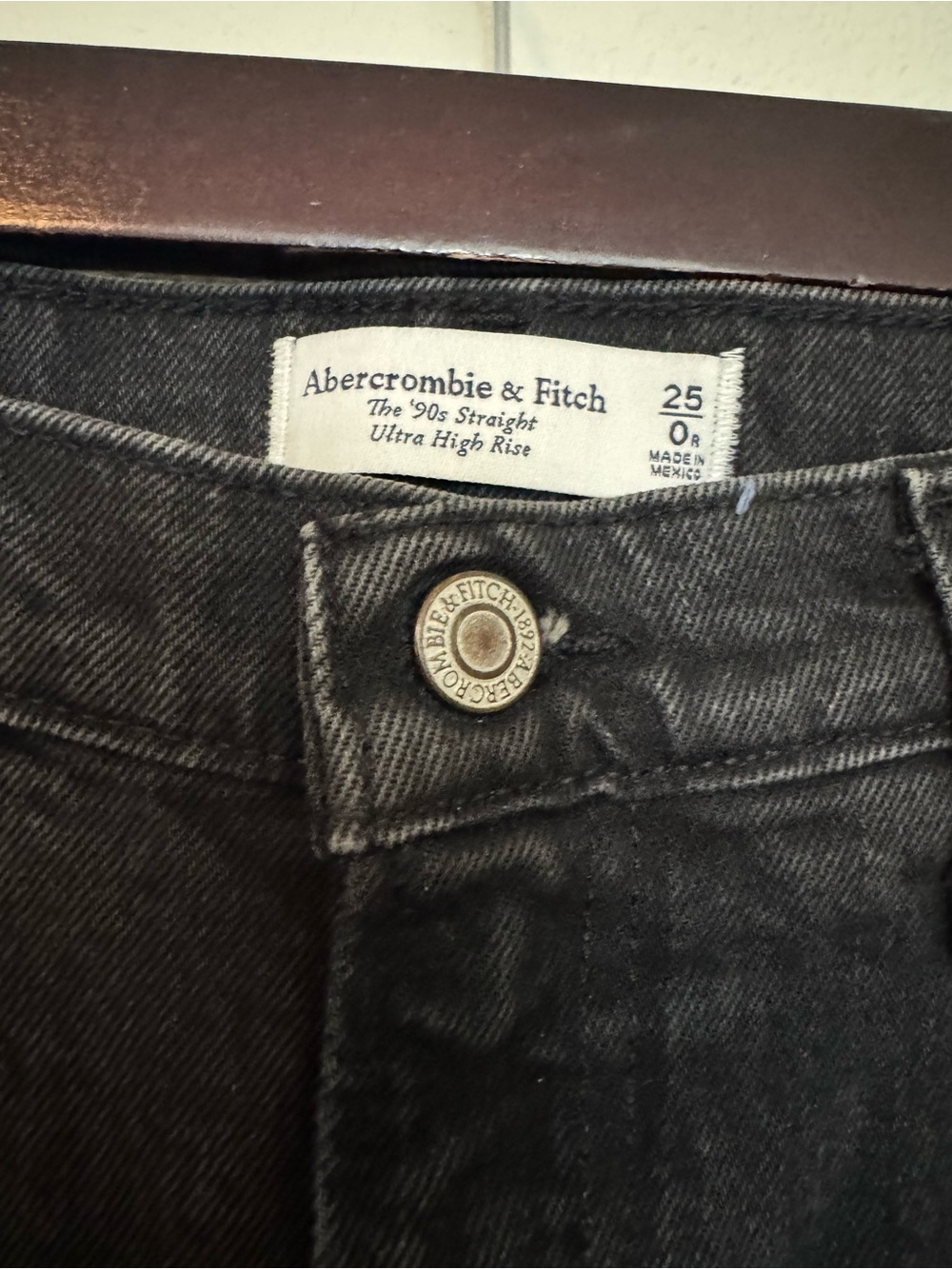 Abercrombie & Fitch Black '90s Straight Ultra High Rise Jeans NEW, without tags - Picture 3 of 5